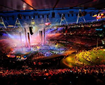 Zdjęcia z ceremonii otwarcia Olimpiady w Londynie w 2012 r. nie są dowodem na to, że pandemia Covid-19 została zaplanowana - Featured image