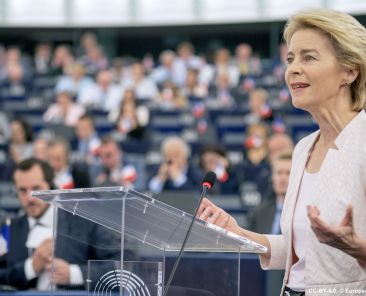 Ursula_von_der_Leyen_presents_her_vision_to_MEPs