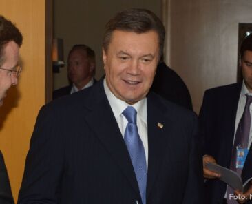 Bilateral meeting between NATO Secretary General Anders Fogh Rasmussen and the President of Ukraine, Viktor Yanukovych