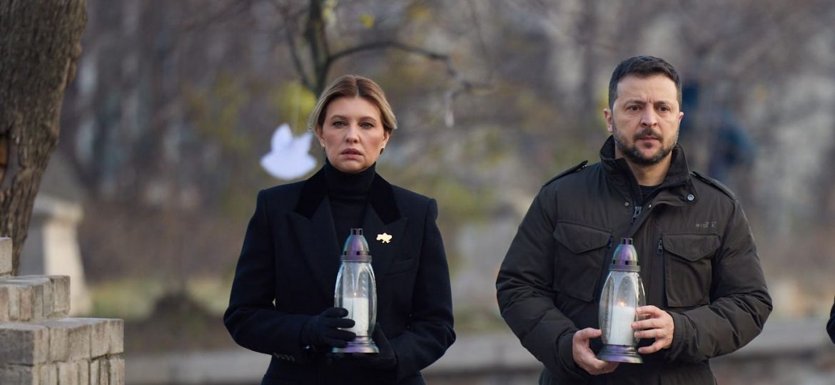 Volodymyr Zelenskyy and Olena Zelenska together with the President of Moldova honored the memory of those killed during the Revolution of Dignity.