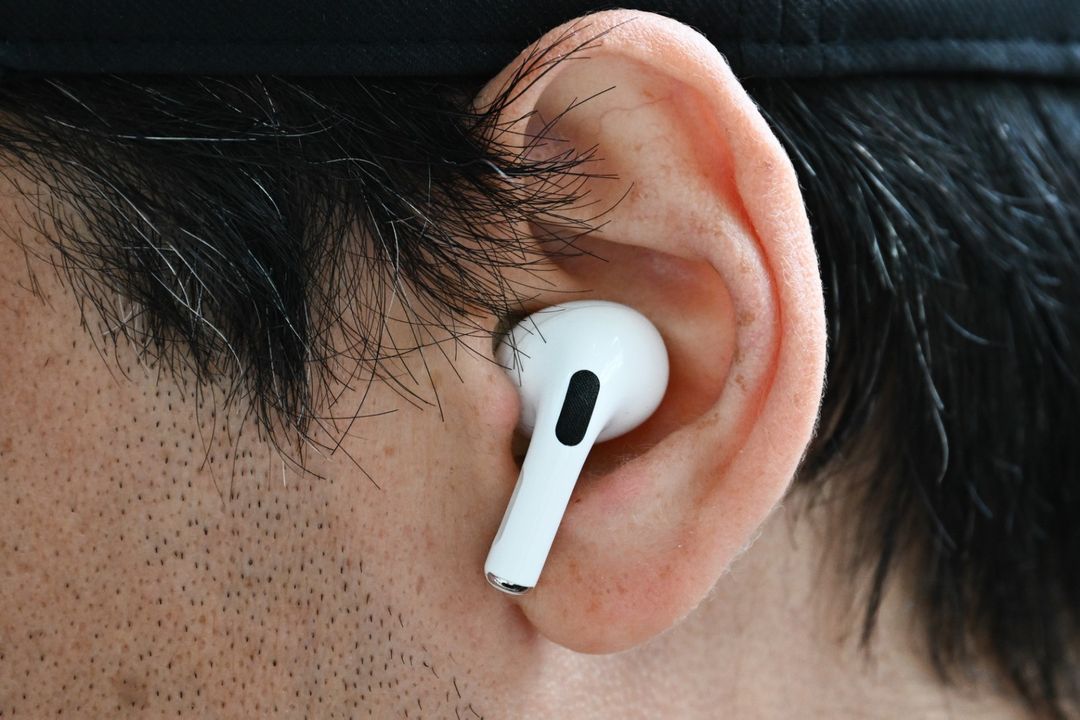 AirPods misleadingly targeted as source of harmful radiation CEDMO