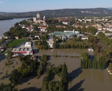 Climate change likely factor in Central Europe floods, scientists say - Featured image